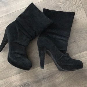 Jessica Simpson here boots